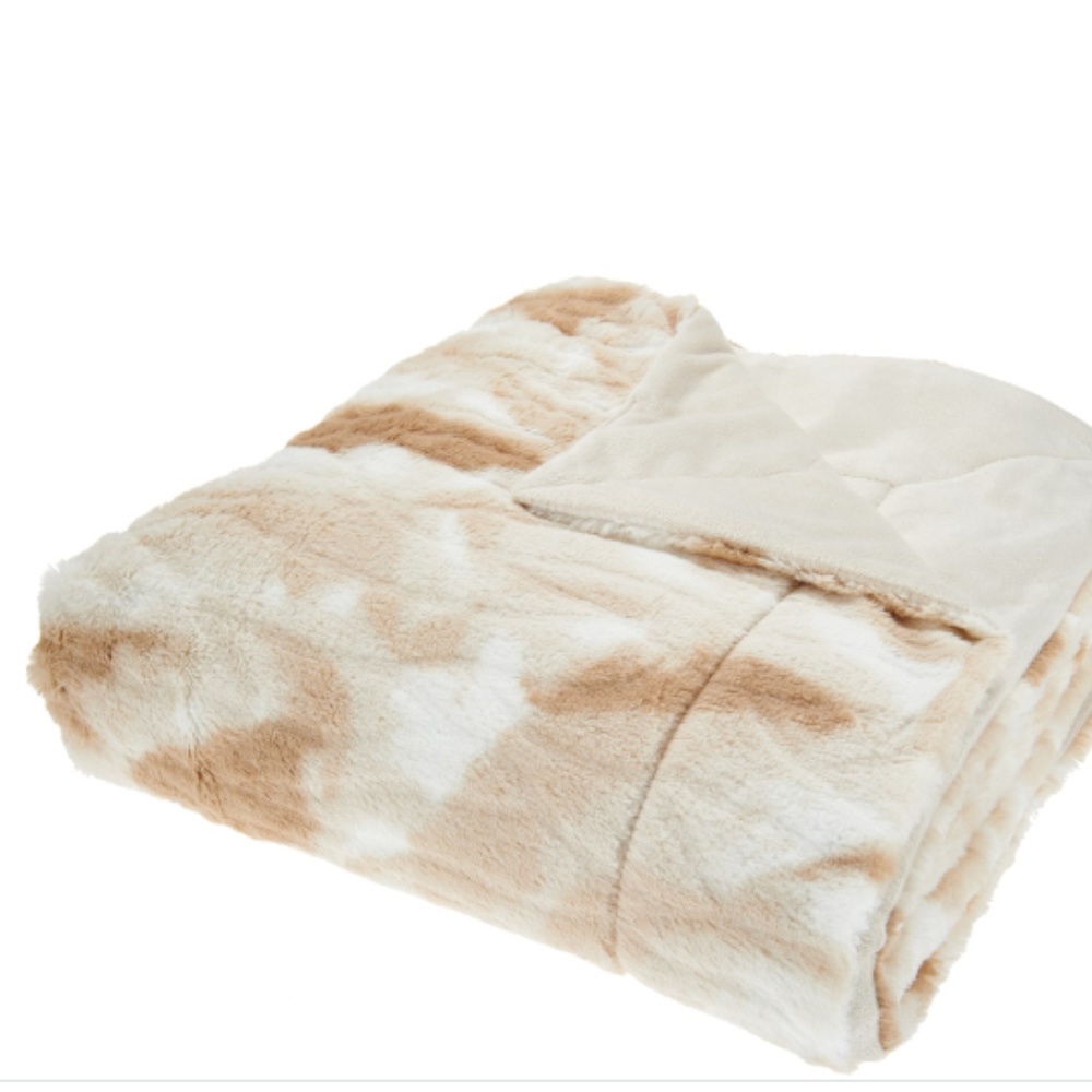 Dennis Basso Oversized 68" x 60" Camel Mink Throw - Picture 1 of 2